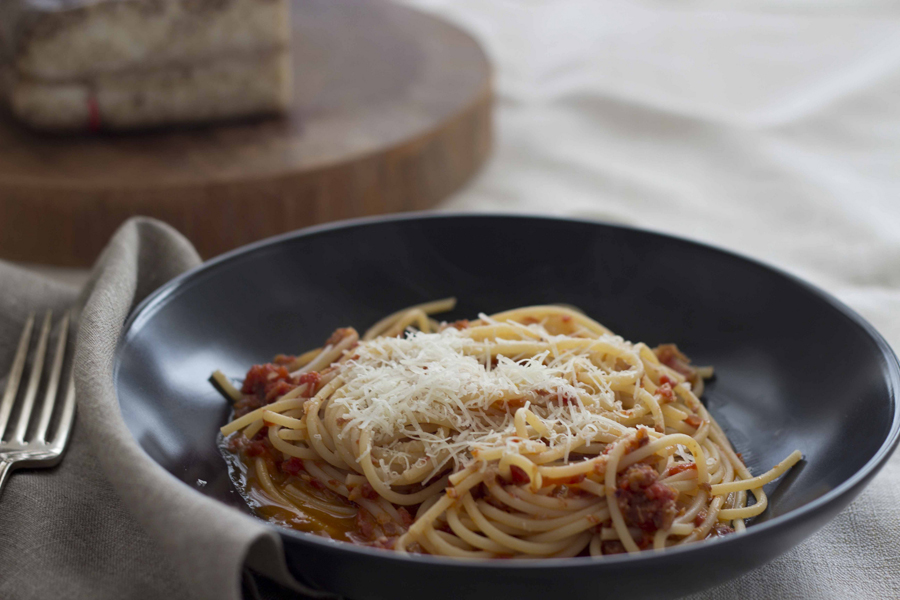 Bucatini all'amatriciana - Culy.nl