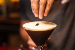 espresso martini maken unsplash