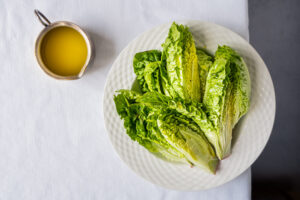 Groene salade met dressing van pastis