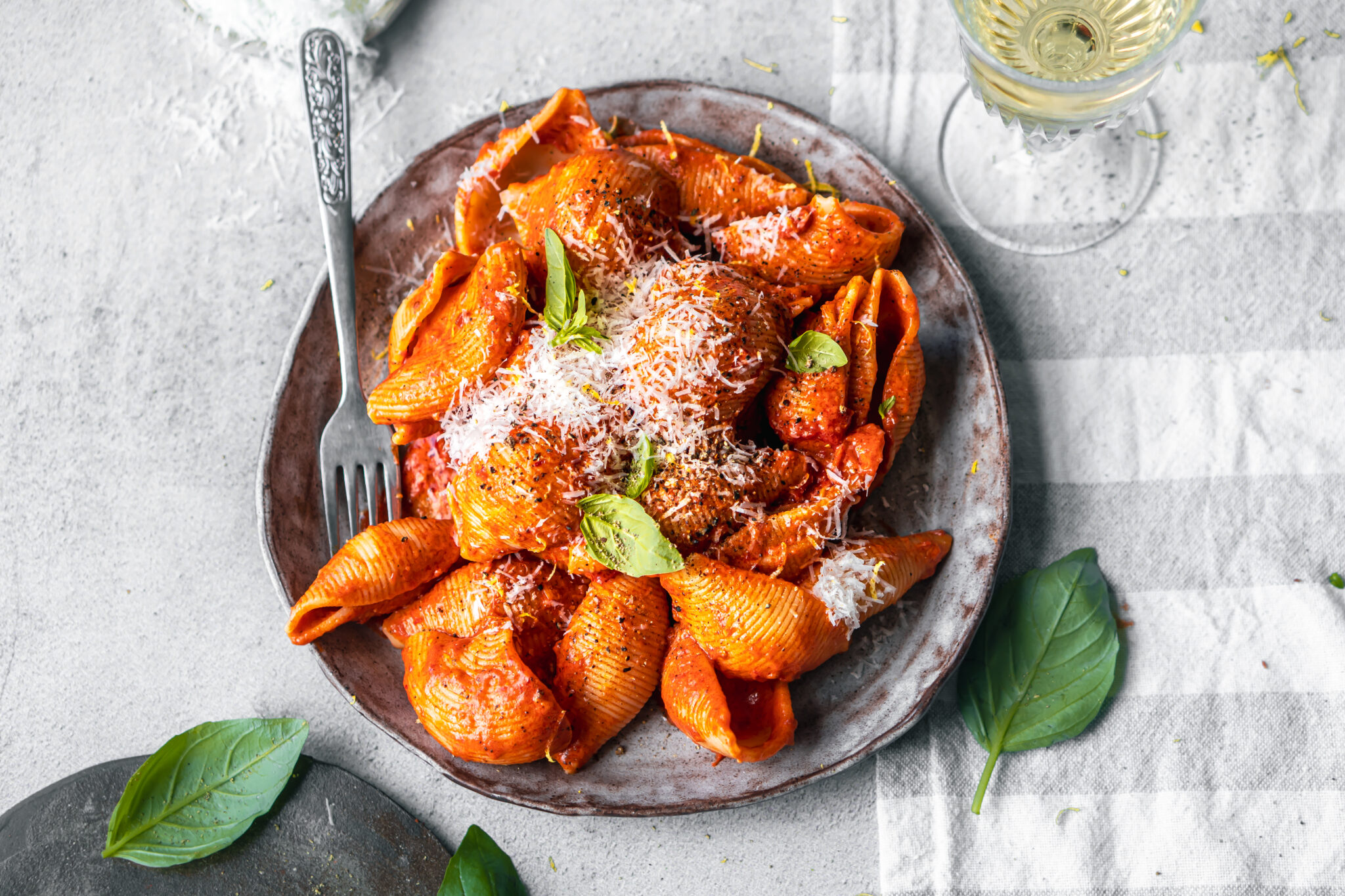 Pastaschelpen met saus van 'nduja en tomaat