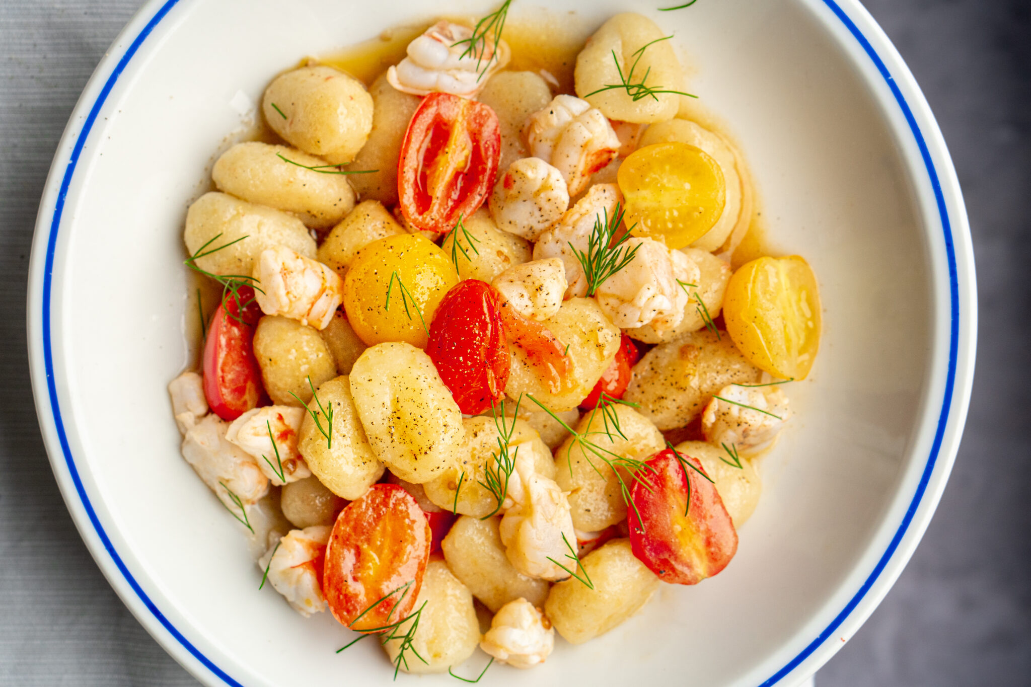 Gnocchi met garnalen, madame jeanette en tomaat