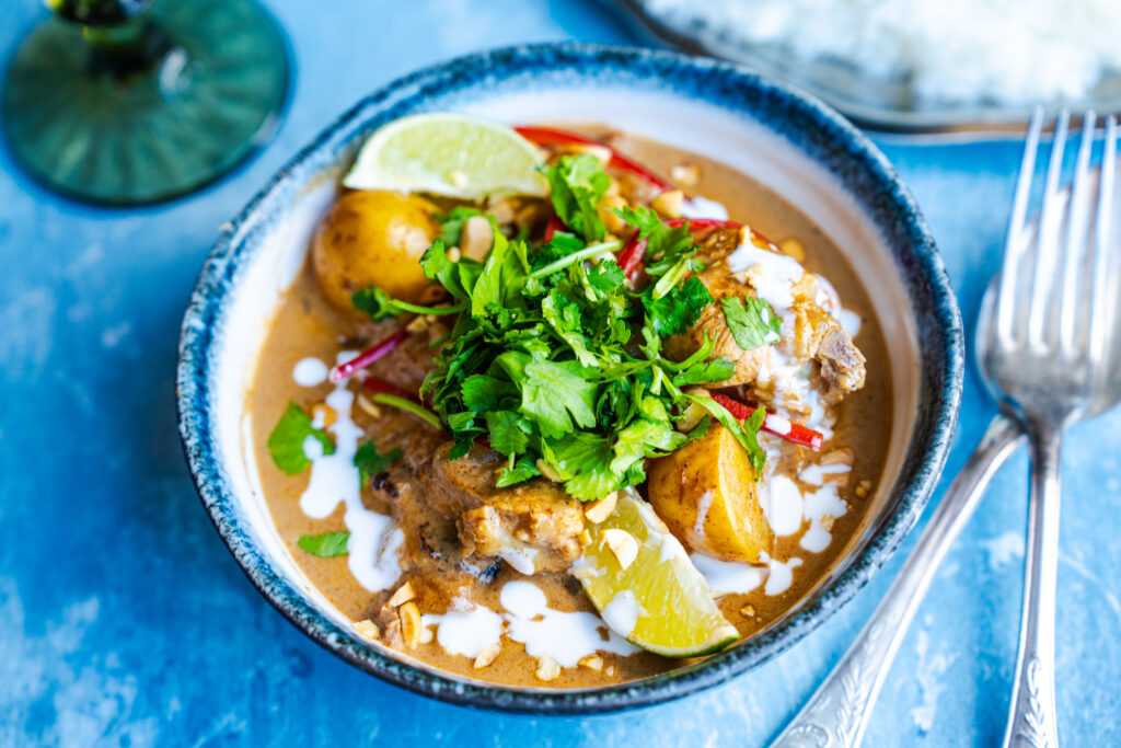 Thaise Massaman Curry Met Kip Aardappel En Pinda Culy