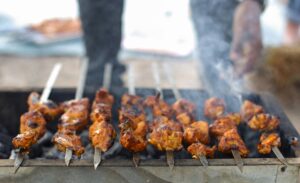 barbecuesauzen barbecuesaus maken stock unsplash